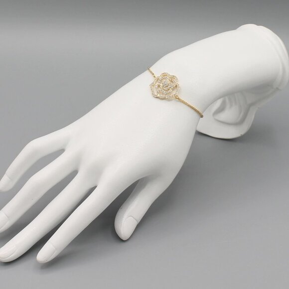 Jewelry bracelet rose flower elegant yellow gold tone adjustable sparkly new - Picture 4 of 6